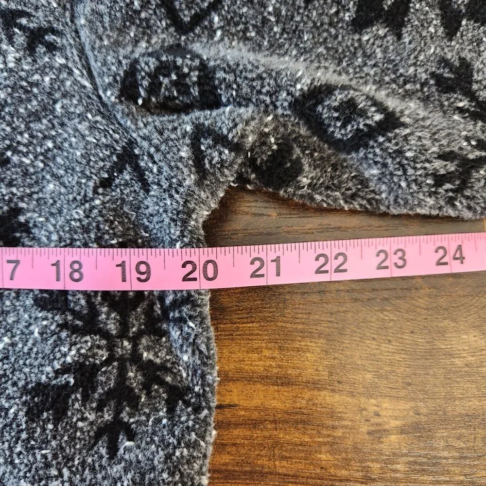 Vintage Tsunami Black Gray Snowflake And Aztec Motif Full Zip Fleece Jacket, Med